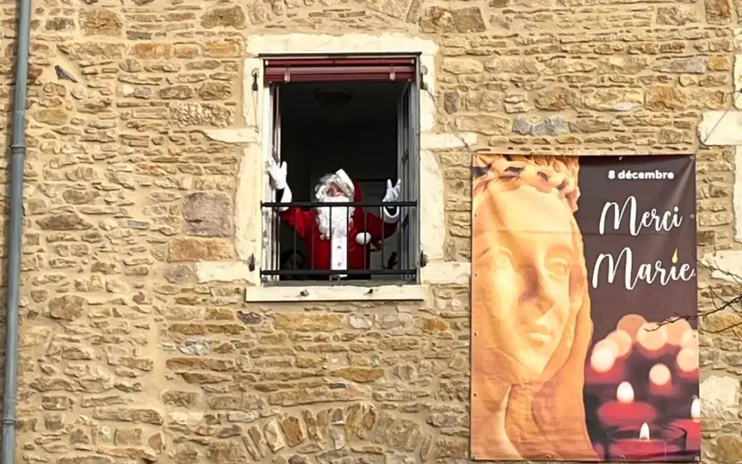 Le Père Noël en visite à Denicé